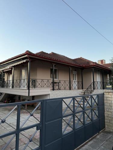 Karditsa Apartment | Άνετη Κατοικία για Απόδραση στη Λίμνη Πλαστήρα