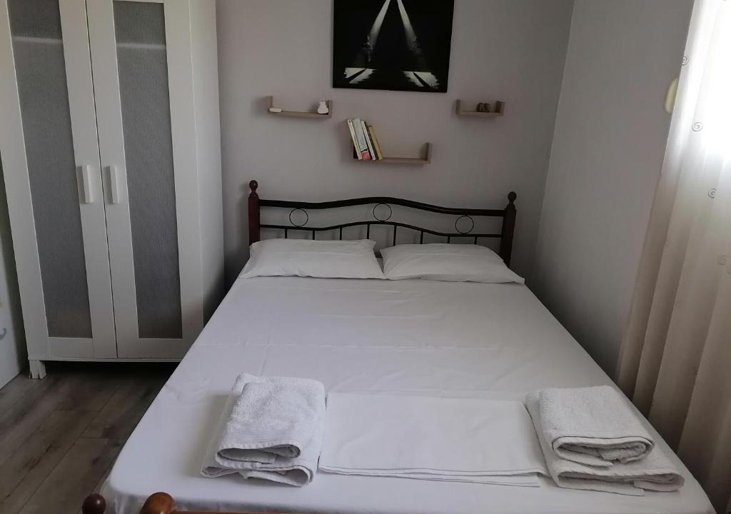 Pamvotida Apartment | Αυτόνομο Στούντιο με αυλή
