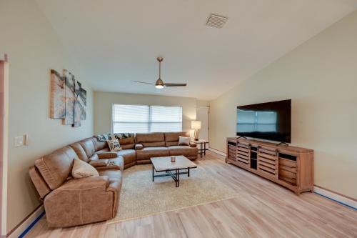 Highland House | 1 Mi to Golf: Sebring Condo w/Pool Access!