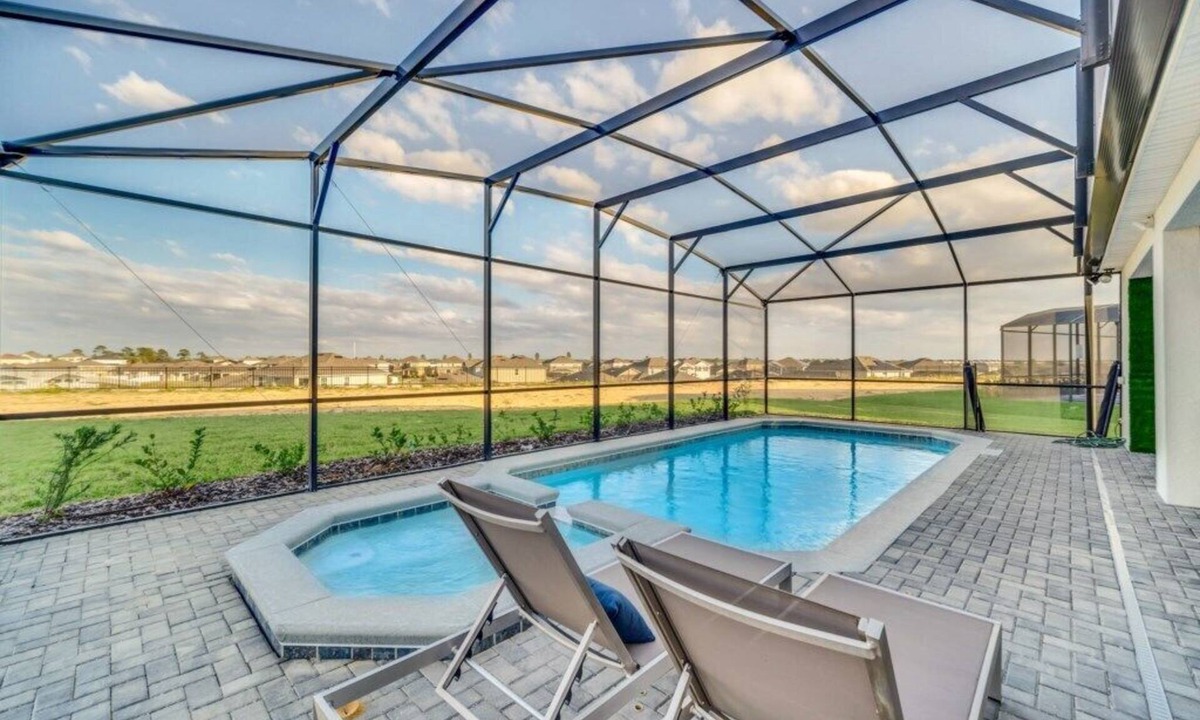 Davenport Villa | 10 BED | 8 BATH Villa Gameroom & Pool