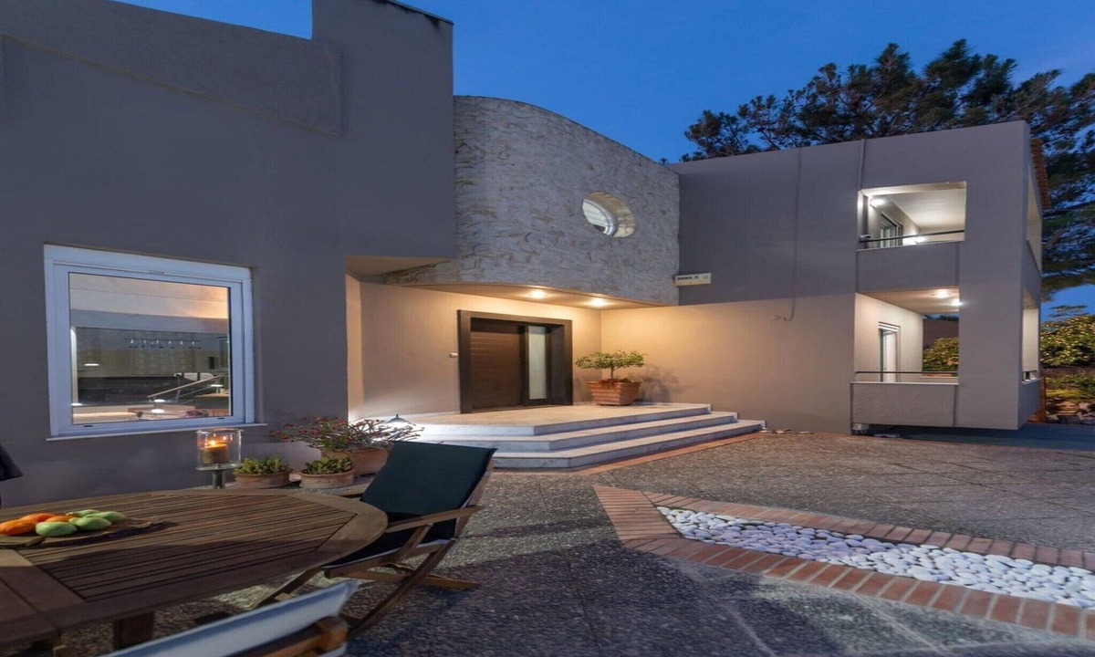 Heraklion House | 10-Guest Countryside Villa with Barbecue