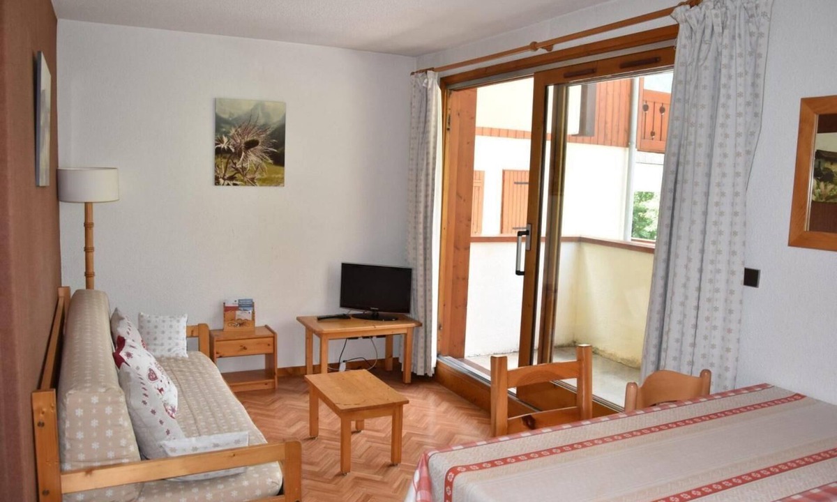 Pralognan-la-Vanoise Apartment | 100m from resort center, 1st floor, balcony, tv, 34m², Pralognan-la-Vanoise