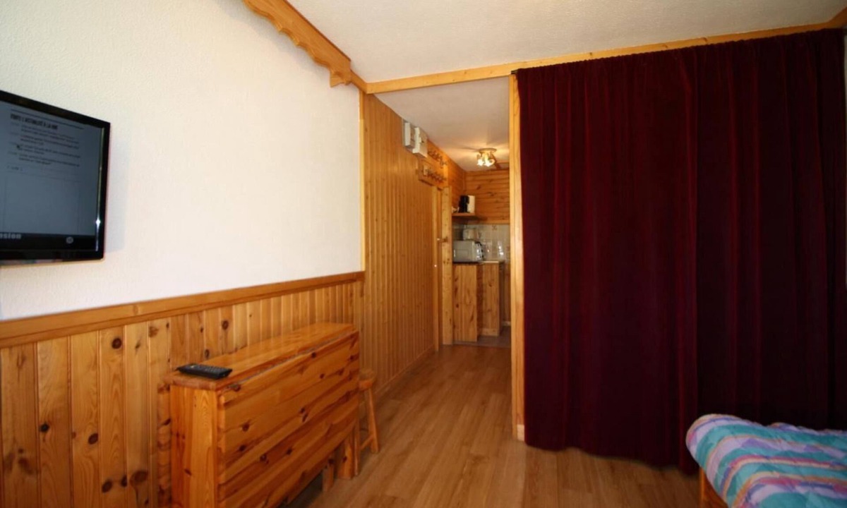 Tignes le Lac Apartment | 10m from resort center, 5th floor, tv, ski locker, 16m², Tignes