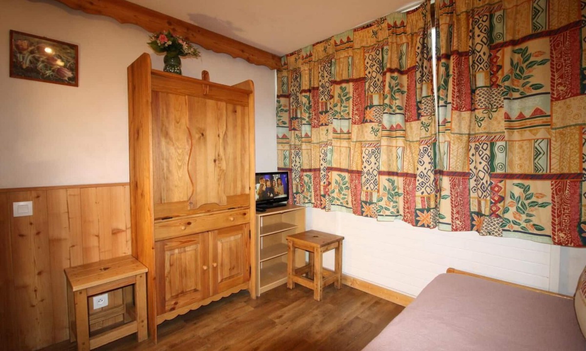 Tignes le Lac Apartment | 10m from resort center, 6th floor, tv, ski locker, 16m², Tignes
