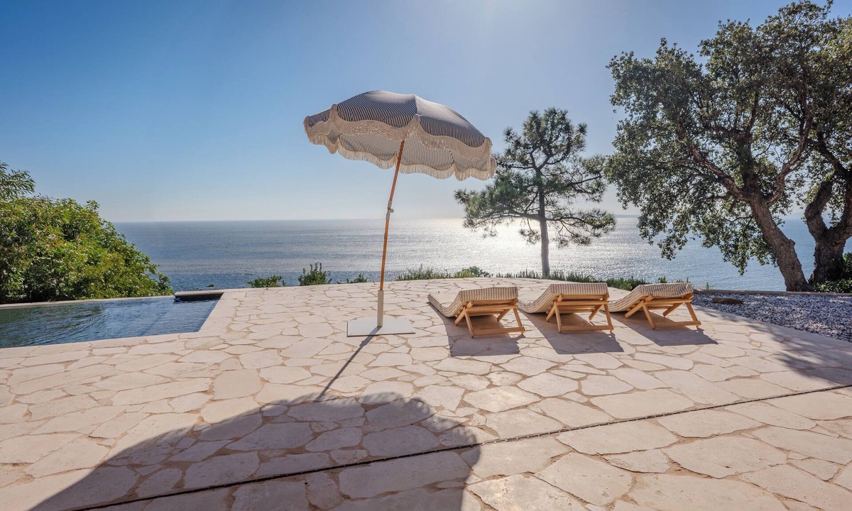 Rayol-Canadel-sur-Mer Villa | 180° sea view villa, renovated in 2024, a little paradise in Rayol Canadel