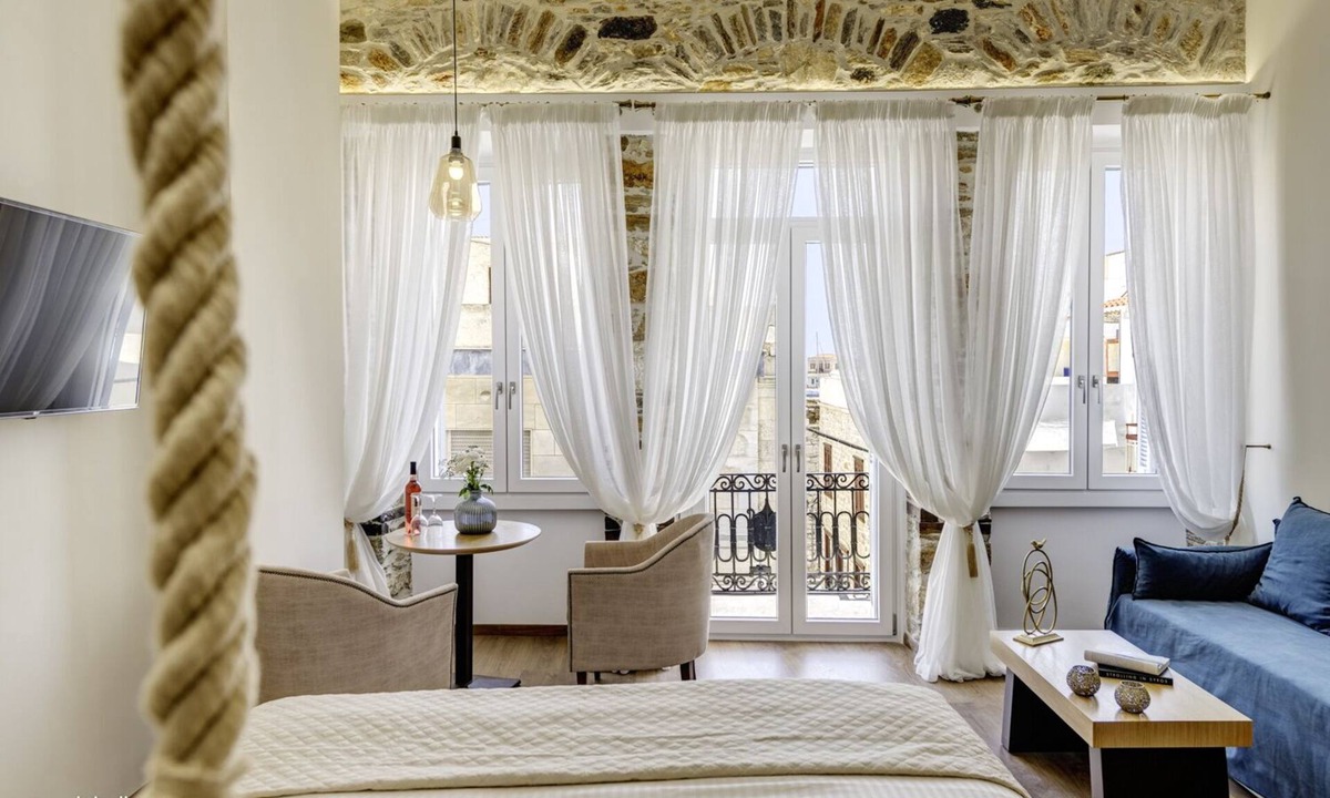 Ermoupoli Hotel | 1844 Suites Syros
