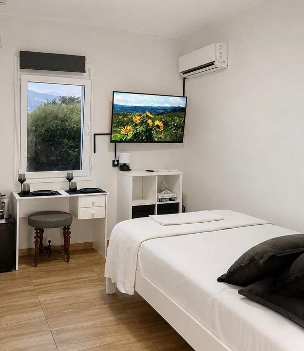Patras House | 1940Patras Quiet Studio with Free Parking