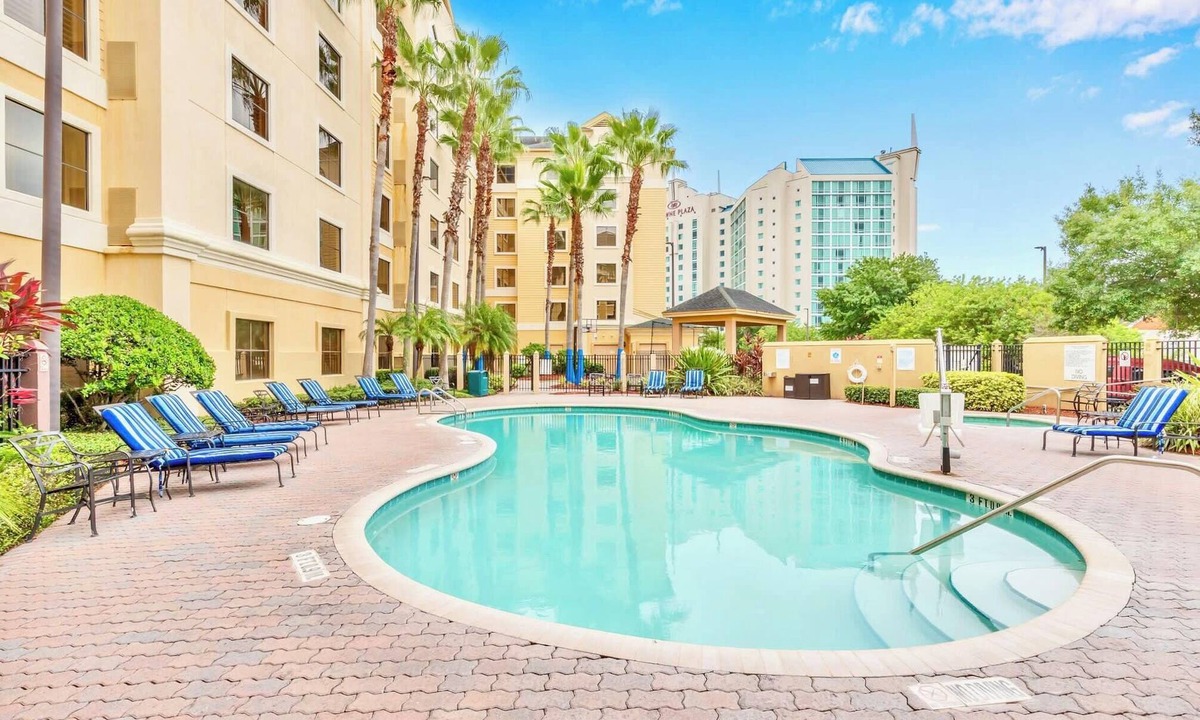 Florida Central Atlantic Coast Apartment | 1BR Condo Near Universal Studios w Pool & Hot Tub