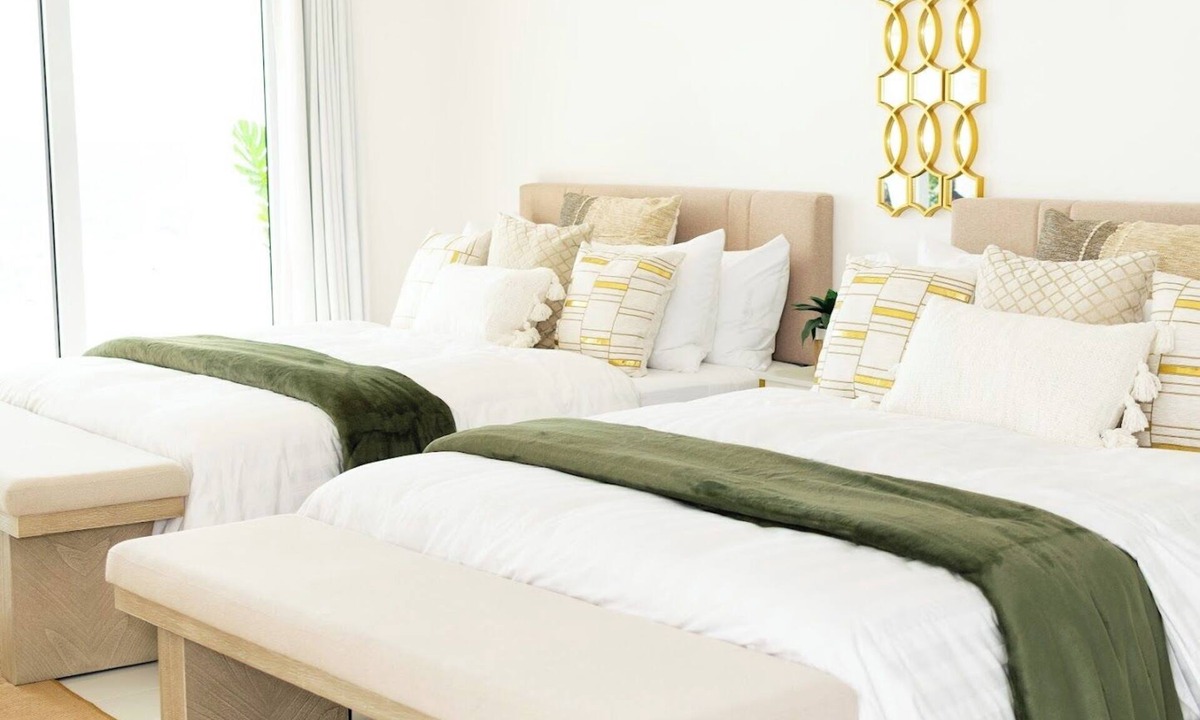 West End Condo | 1BR Oceanfront Double Suite w/Kitchenette-Dorey