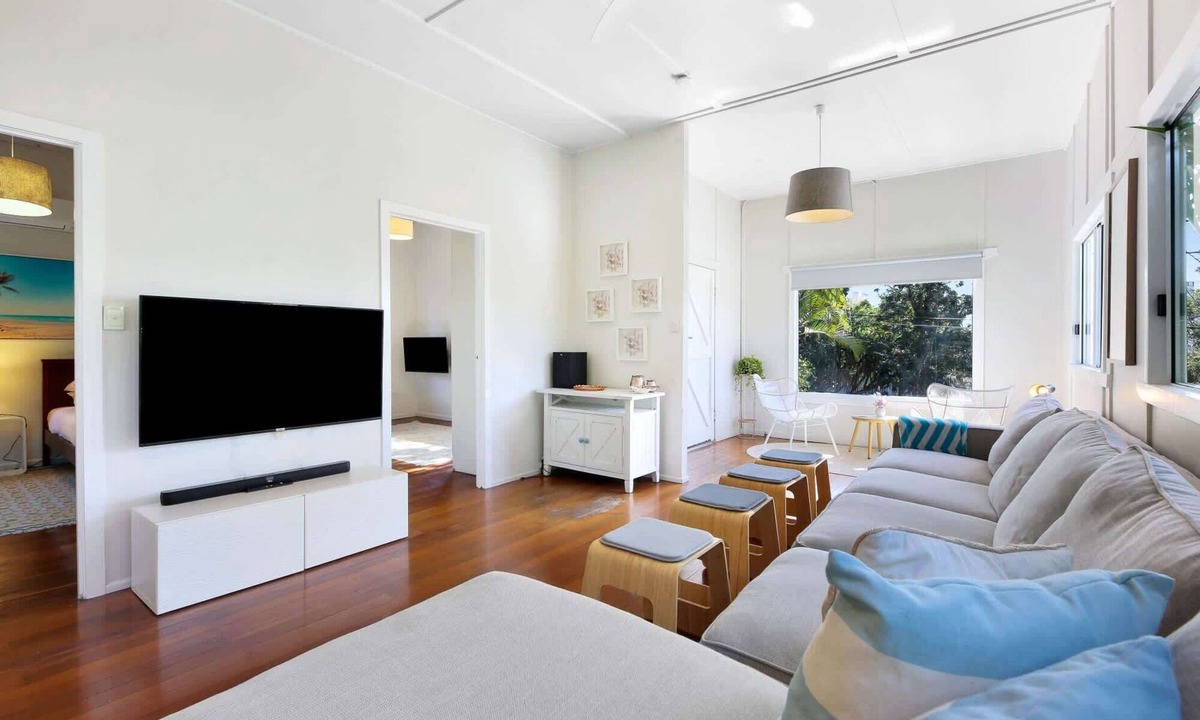 Burleigh Heads House | 2-Bed Beach House in Burleigh Heads Amidst Nature