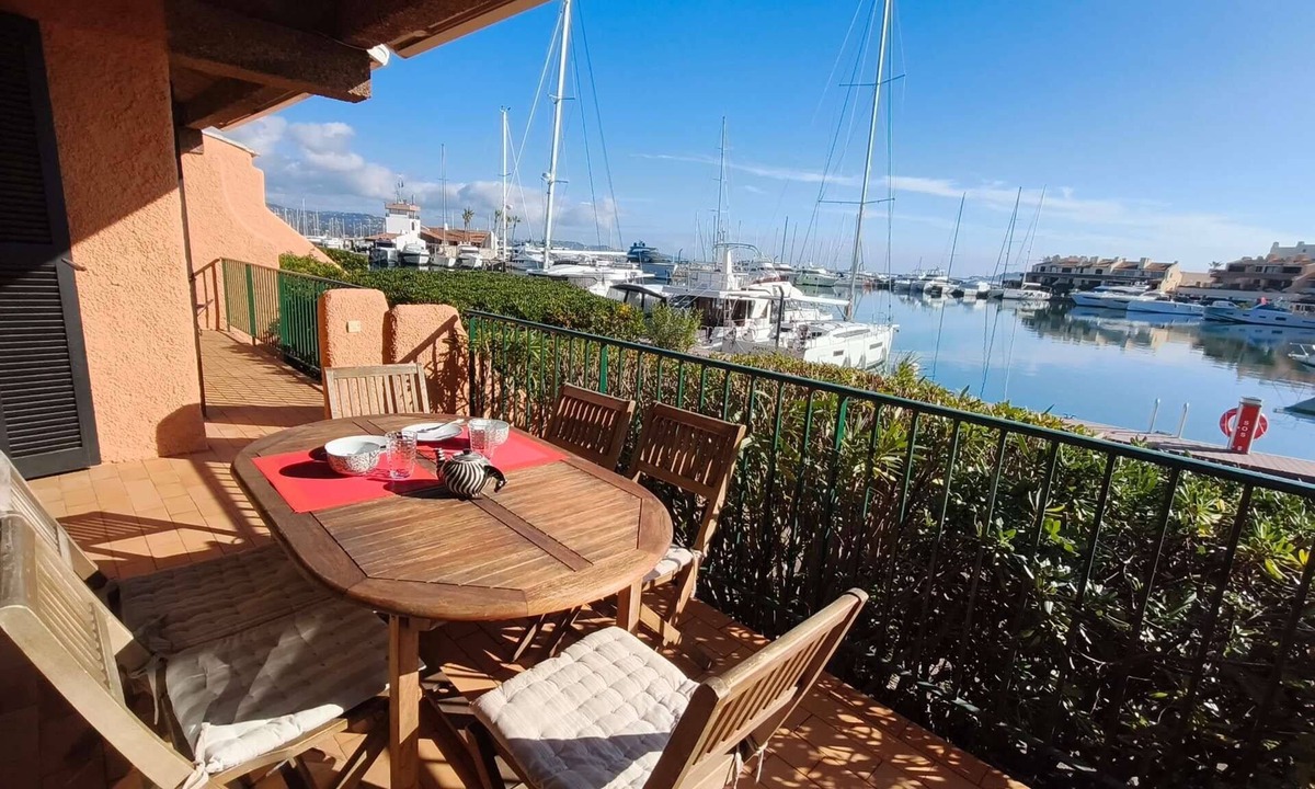Port Cogolin Apartment | 2 bedroom apartment overlooking the marina with a sea view