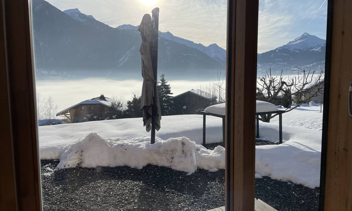 Passy Ski Chalet | 2* GÎTE IN CHALET WITH LARGE TERRACE AND VIEW OF MONT BLANC RANGE.