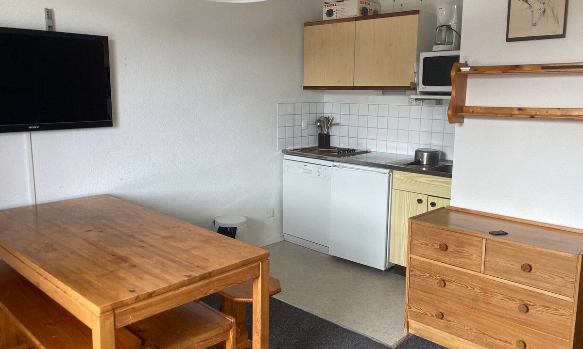 Le Pleynet Apartment | 2-room apartment with balcony, near slopes, pets allowed
