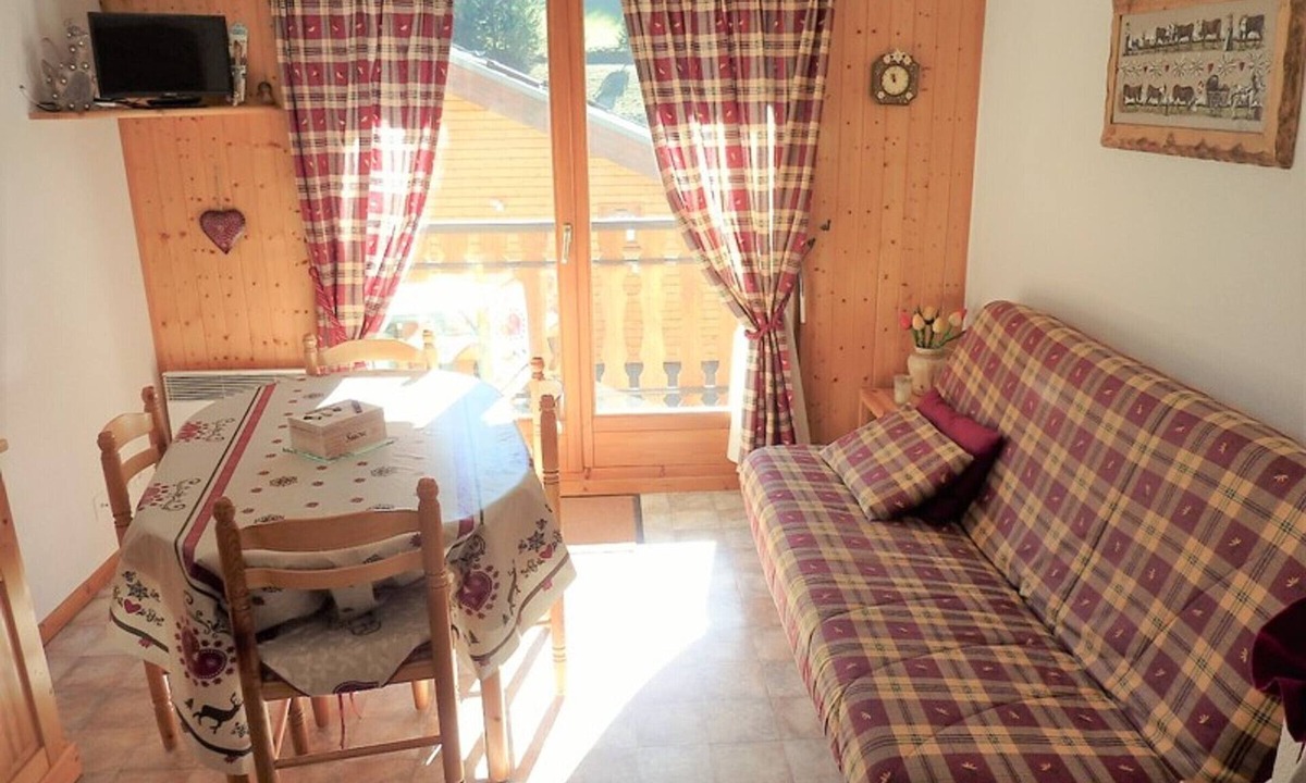 Station de Drouzin le Mont Apartment | 2-room apartment with balcony, parking - Quiet area
