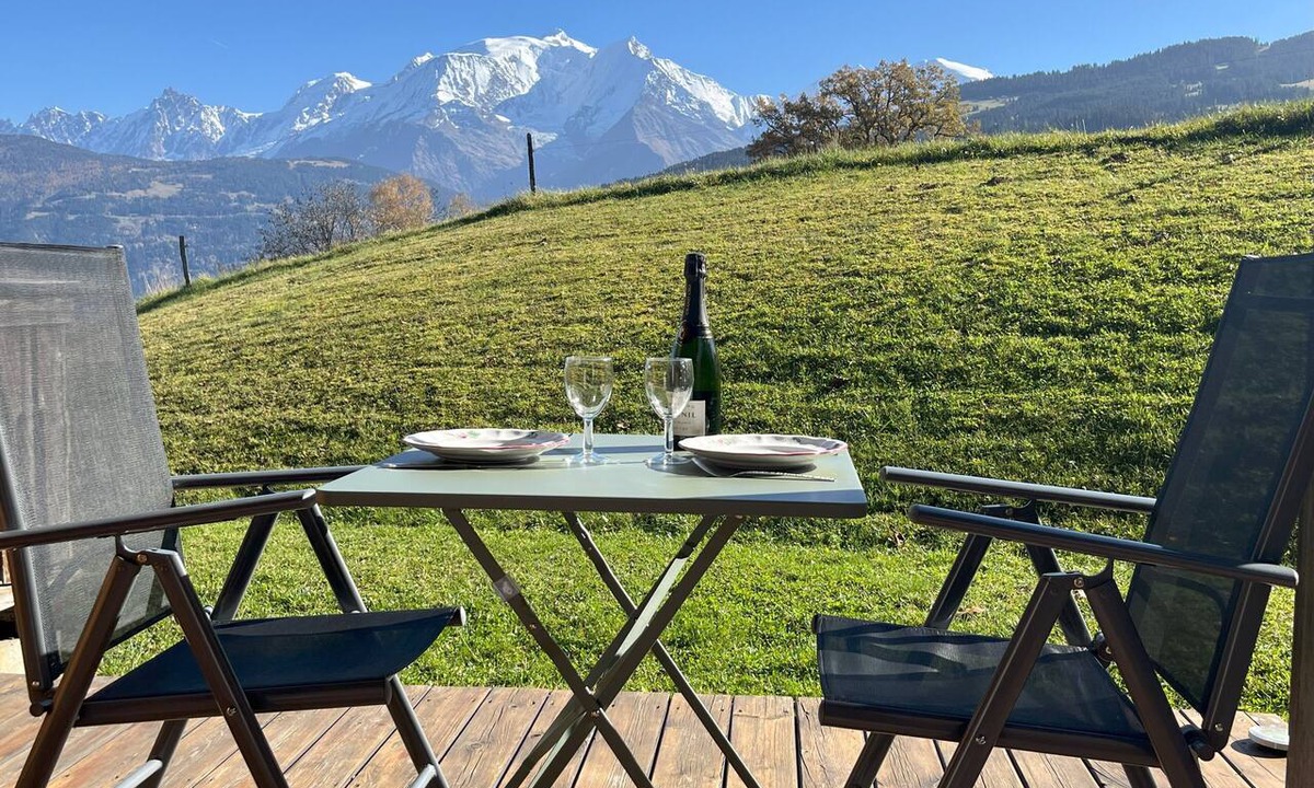 Combloux Apartment | 2 rooms with terrace view on Mt Blanc