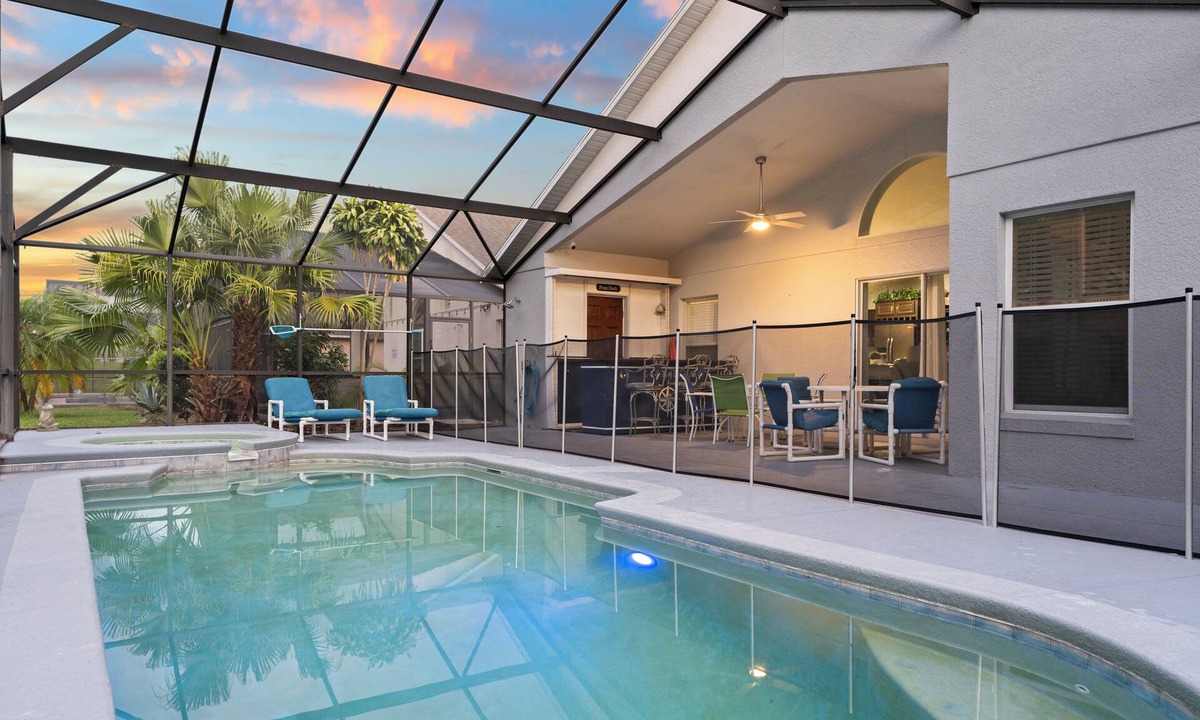 Legacy Park House | 25 Min. to Disney - Gated Community - Private Heated Spa - Game Room