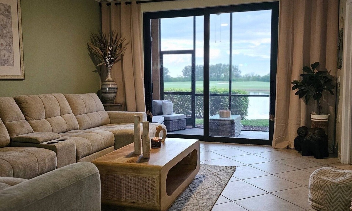 Bradenton Condo | 2br/2bth spacious garden condo perfect for golfer w deeded golf course access