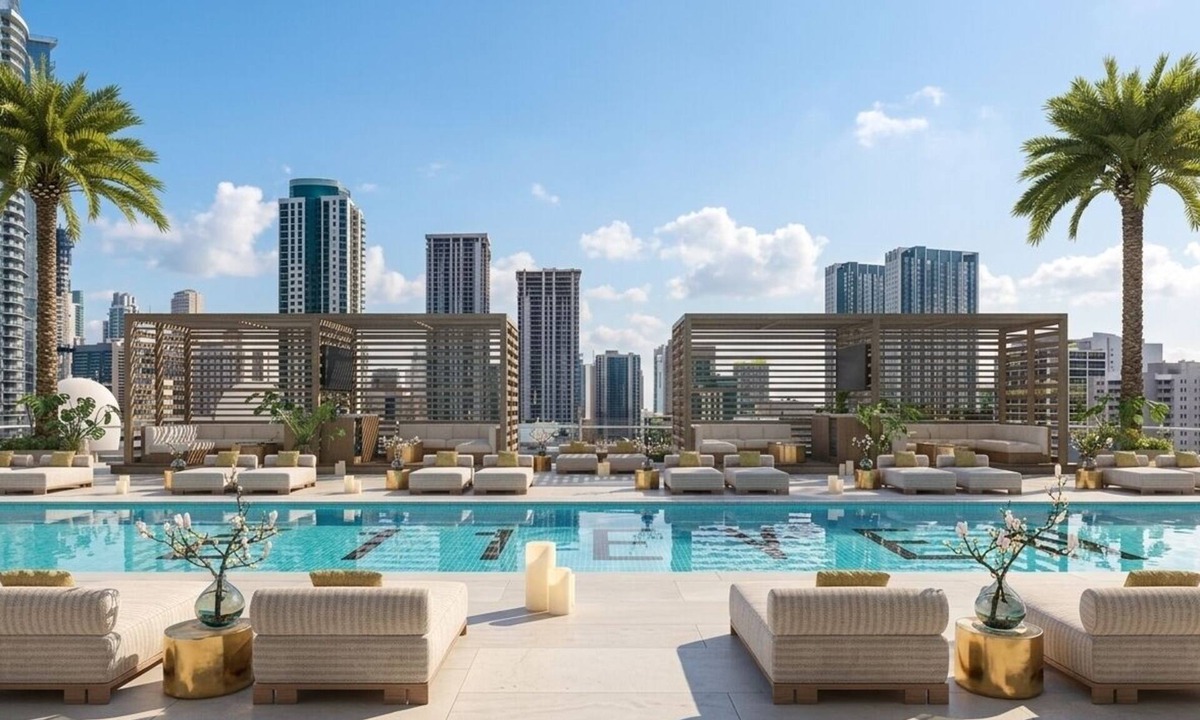 Town Square Condo | 2BR Ultra-Modern Luxury Studio in E11even, Heart of Miami