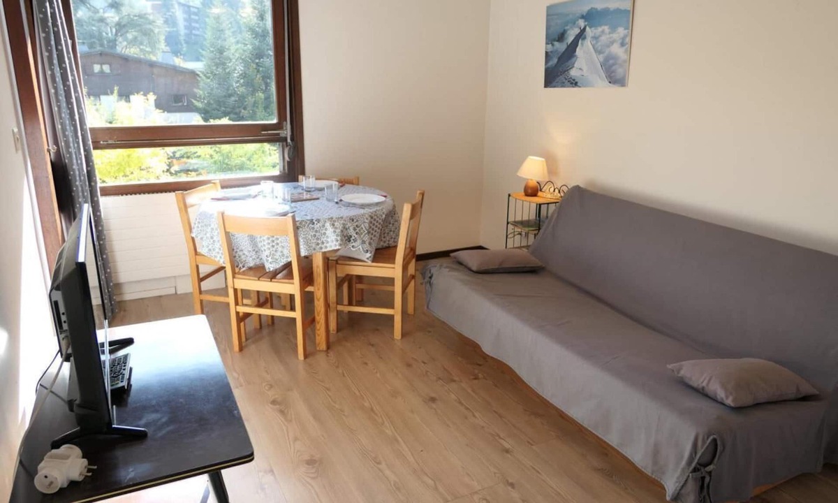 Saint-Gervais-les-Bains Apartment | 2nd floor, balcony, parking, tv, ski locker, 25m², Saint Gervais