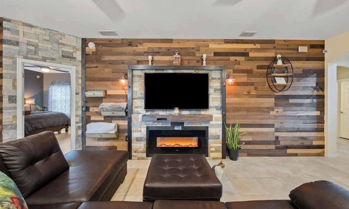 Nichols House | 3/2 Family + Pet Friendly home + Washer/Dryer