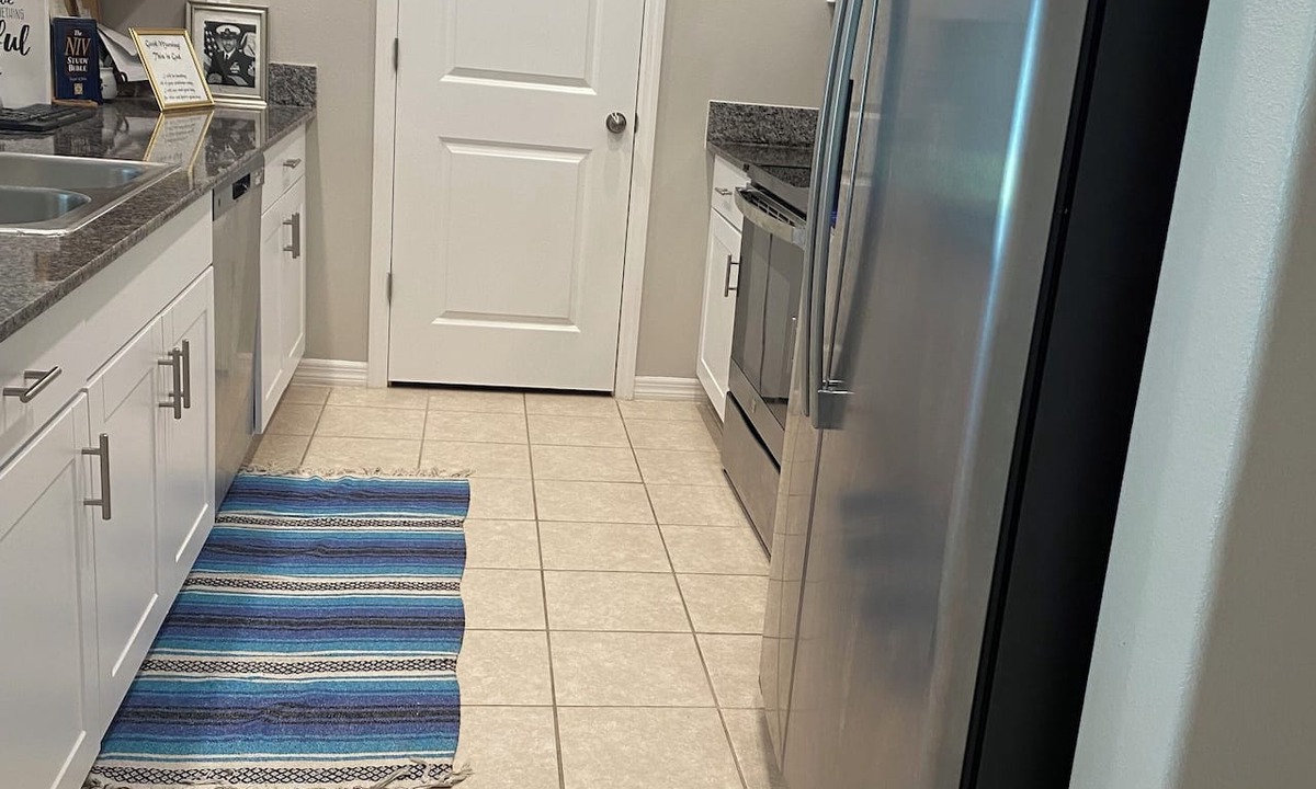 Wimauma Condo | 3-bedroom condo in tranquil Wimauma with AC comfort