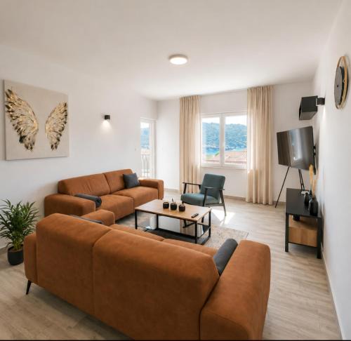 Mokosica Apartment | 3-bedroom Sea View Home with Private Parking