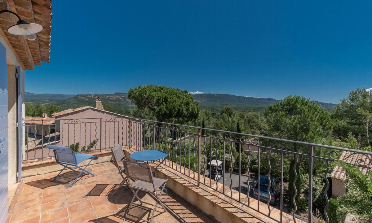 La Motte House | 3 BEDROOM TOWNHOUSE WITH GARDEN (N°528)