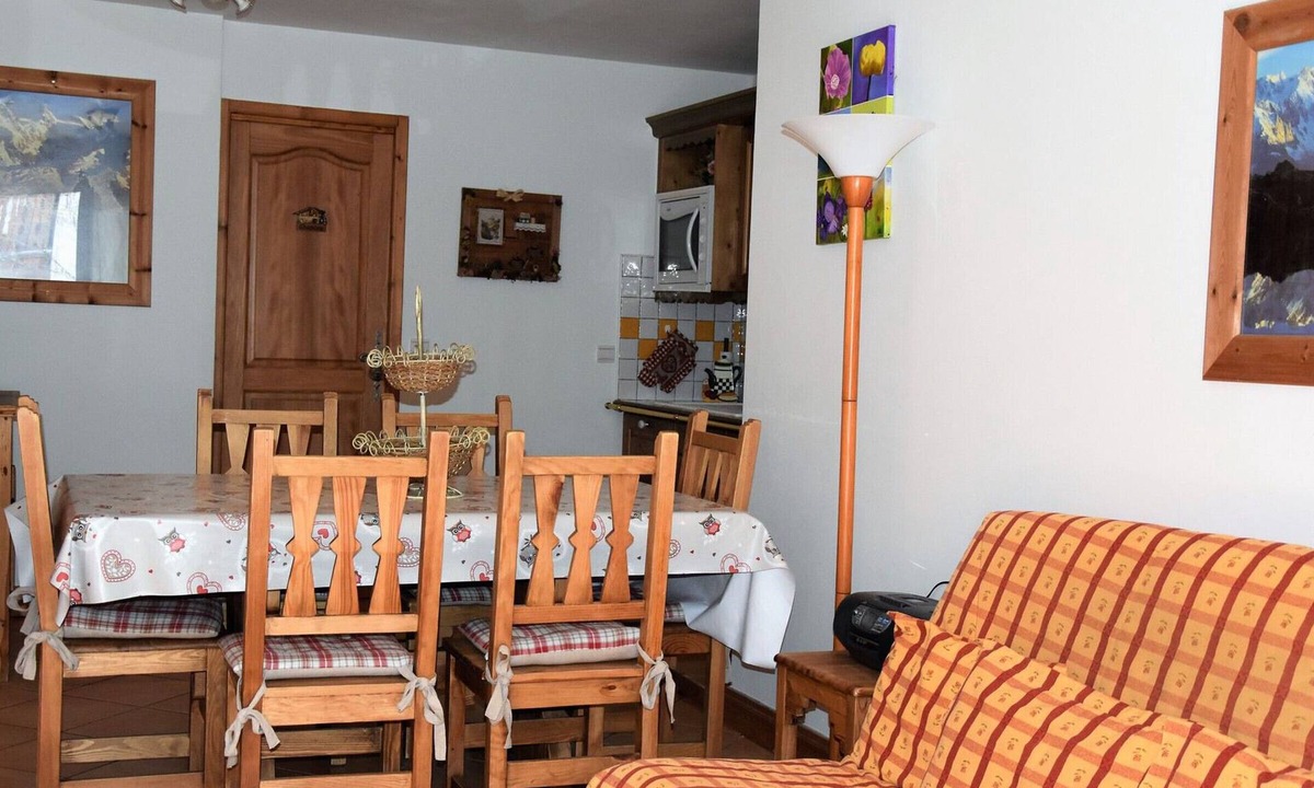 Pralognan-la-Vanoise Apartment | 3-room apartment, 6 people, near slopes, Pralognan