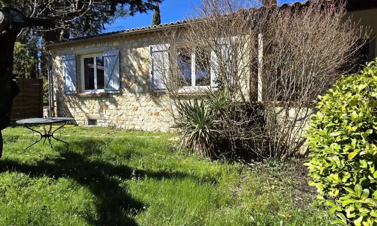 Saint-Laurent-du-Verdon Villa | 3-Room Vacation Rental for 4 People
