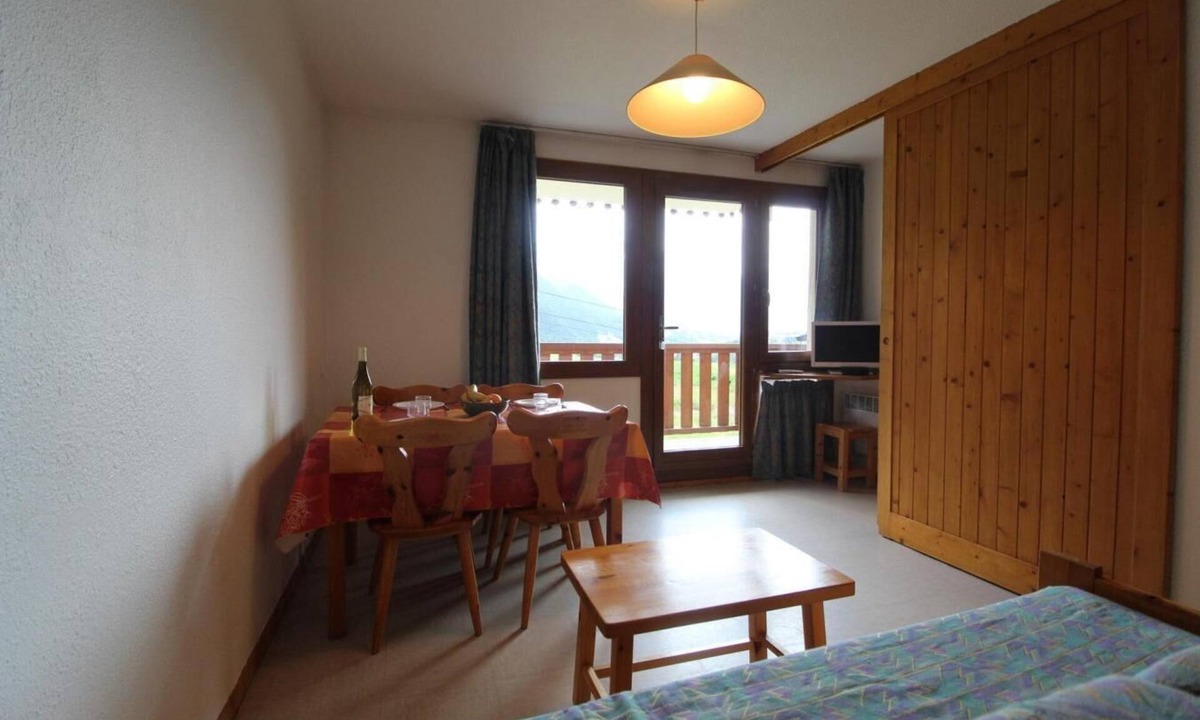 Termignon Apartment | 300m from resort center, 1st floor, balcony, tv, ski locker, 25m², Val Cenis