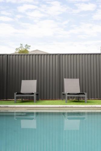 Pimpama House | 3BR Little Coastal Boho Home - Neverending Summer Fun near Themeparks & close to M1 exit