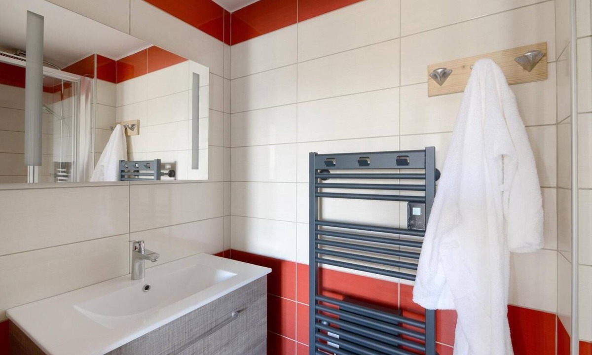 Bellentre Apartment | 3rd floor, view mountain, balcony, tv, ski locker, 66m², Montchavin La Plagne