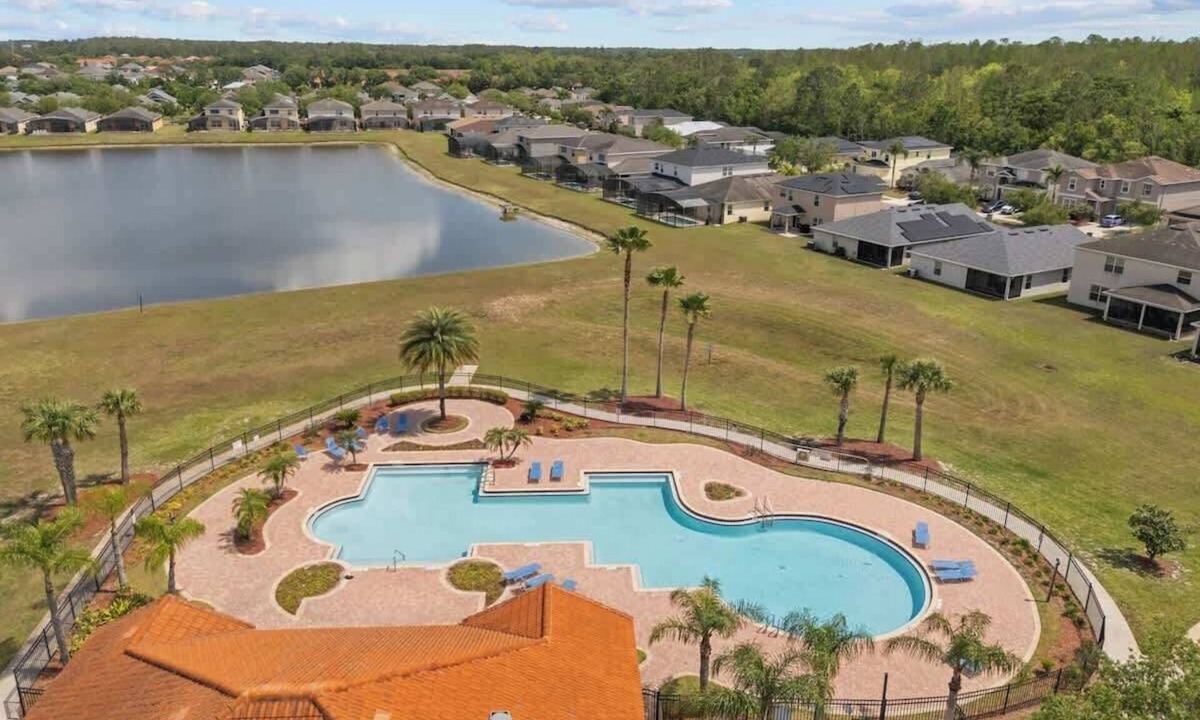 Crystal Cove House | 4 Bed Close to Disney Private Pool