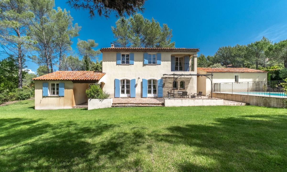La Motte Villa | 4-BEDROOM VLLA WITH PRIVATE POOL AND GARDEN (N°342)