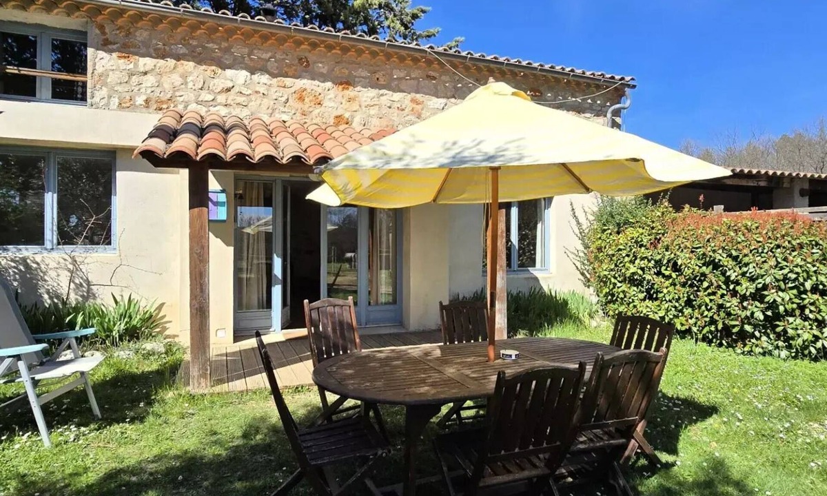 Saint-Laurent-du-Verdon Villa | 4-Room Vacation Rental for 6 People