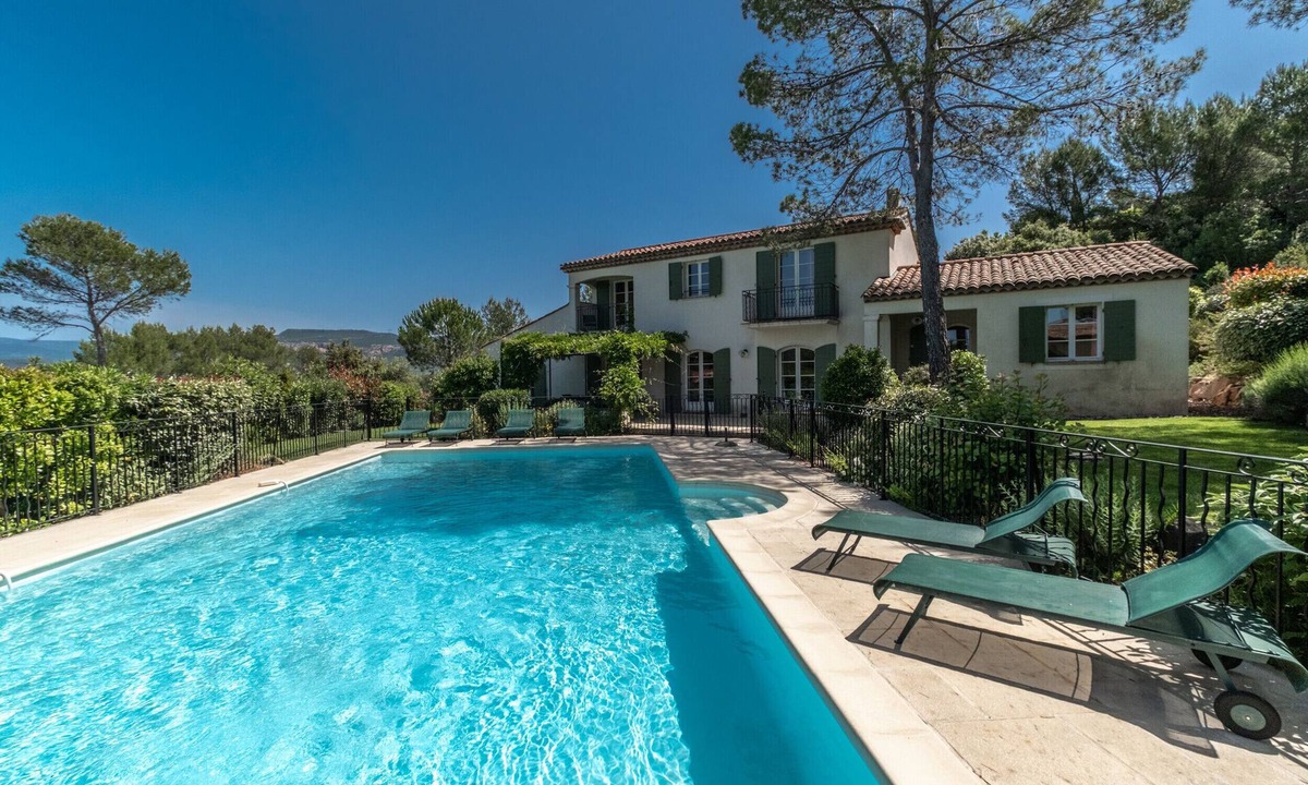 La Motte Villa | 5 BEDROOM VILLA WITH PRIVATE POOL AND GARDEN (N°359)