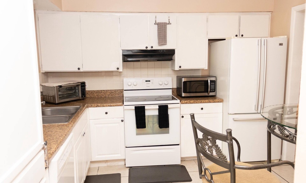 Pine Hills House | 5 Mins to the fairgrounds! 3/2 Spacious Home
