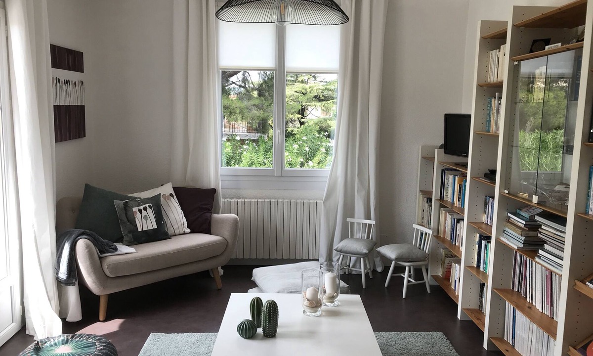 Saint-Cyr-sur-Mer Apartment | 5' walk from Les Lecques beach, independent apartment