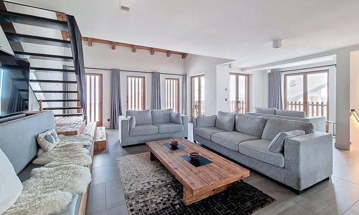 Saint-Marcel Apartment | 55th floor, balcony, fireplace or stove, tv, ski locker, 196m², Saint Martin de Belleville