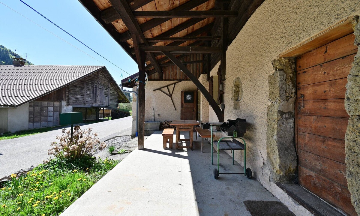 Les Clefs Apartment | 5P - 2 Bedrooms - Garden Level Apartment - Aravis Annecy