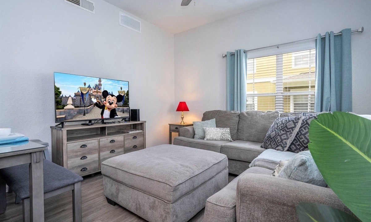 Kissimmee Resort | 7 Dwarfs Resort 4BR Condo - Near Disney & Parks