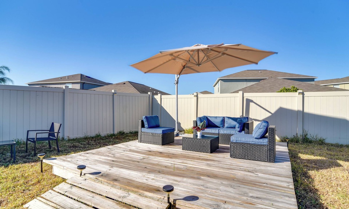 Sun City Center House | 7 Mi to Beach: Spacious Ruskin Home w/Patio