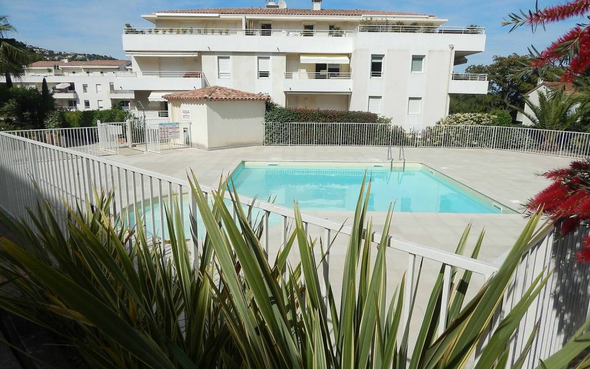 Cavalaire-sur-Mer Apartment | 96 m² Apartment ∙ 3 bedrooms ∙ 6 guests