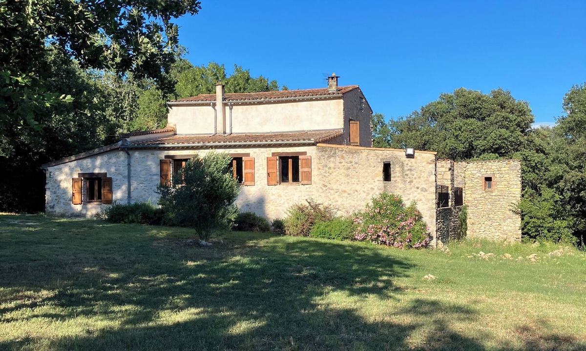 Vezenobres House | A Haven for Nature Lovers