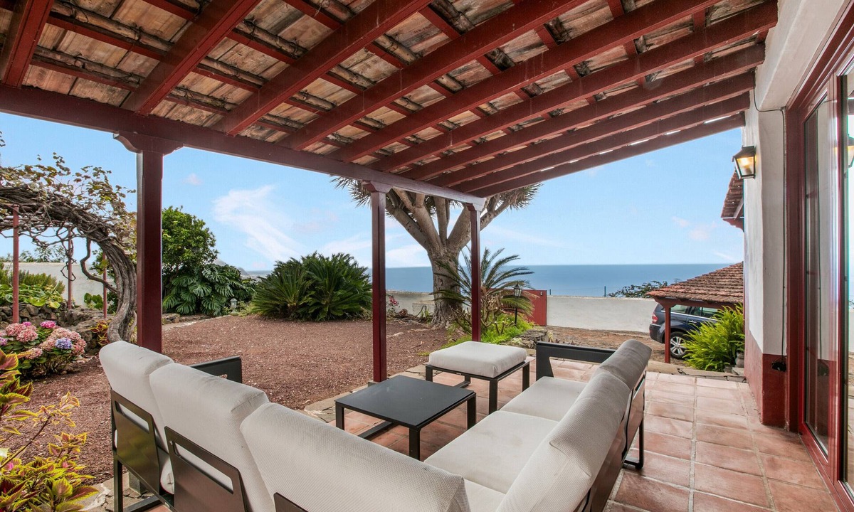 Montijos Villa | 'Abejera' with Sea View, Private Terrace and Wi-Fi