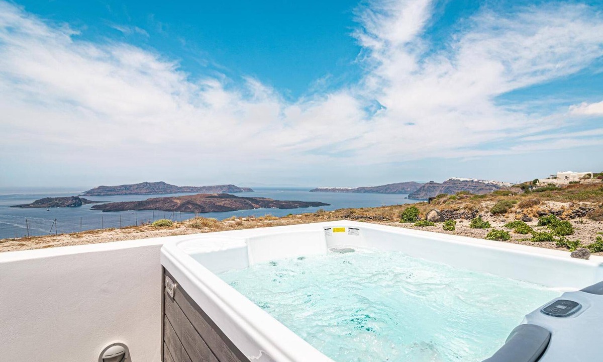 Megalochori Bed & Breakfast | Agia Marina Caldera Suites