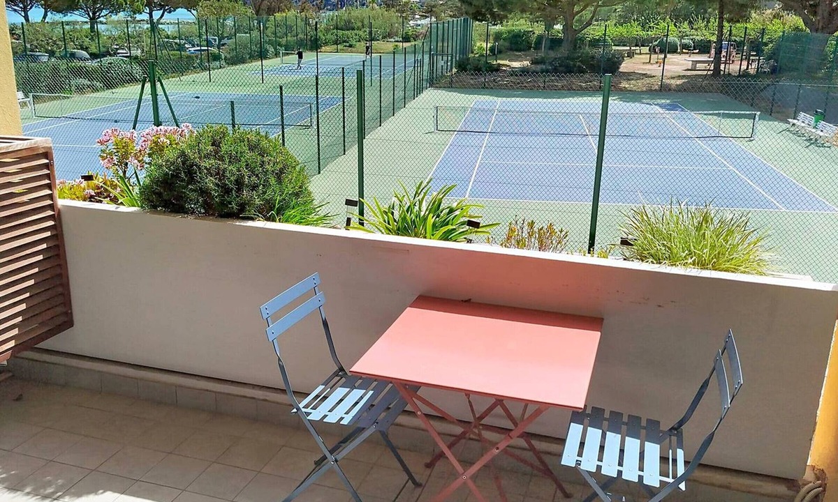 La Faviere Apartment | Air-conditioned T3, 3*, 50m from beach, garage, wifi included