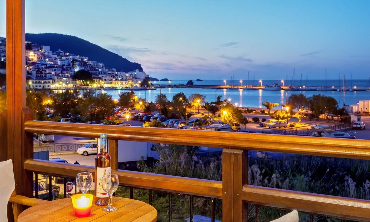 Skopelos Town Hotel | Akti Fine Rooms