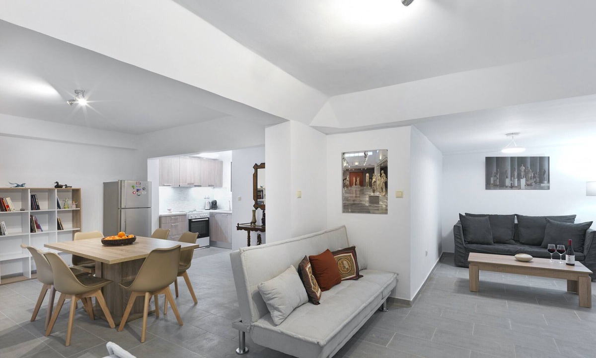 Pangrati Apartment | Alkimaxou21 · 2BR next to the National Gallery &