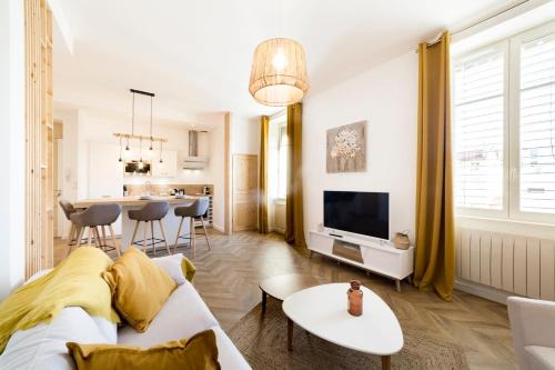 Charmettes - Bellecombe Apartment | All in Lyon | Séjour élégant et calme Part-Dieu